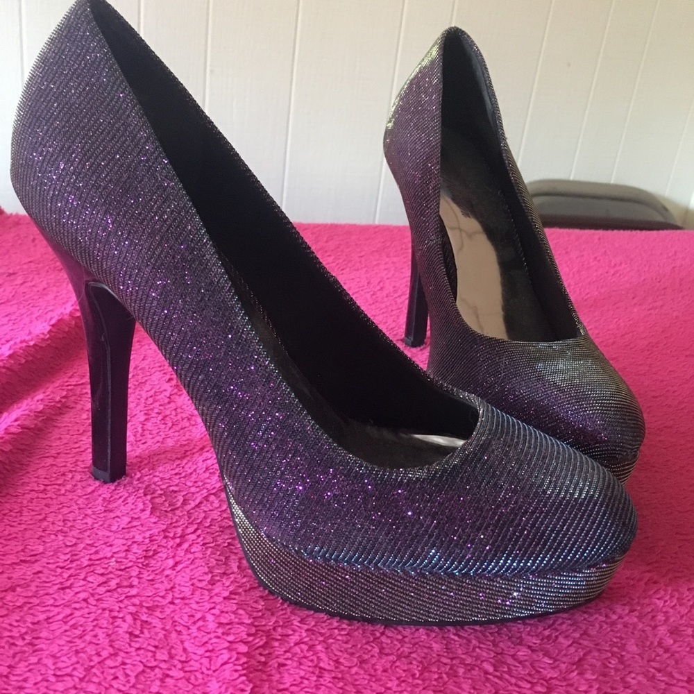 Multi-colored pumps!